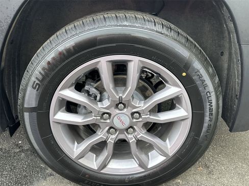 Used 2022 GMC Terrain SLT image 11