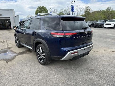 Used 2025 Nissan Pathfinder Platinum w/ Cargo Package image 4