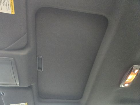 Used 2014 Ford Taurus SEL w/ Equipment Group 201A FWD image 21