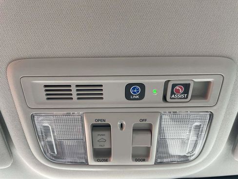 Used 2019 Honda Insight Touring image 21