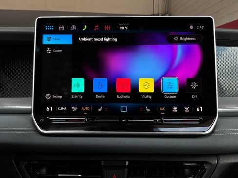 Used 2026 Volkswagen Tiguan SE FWD image 33