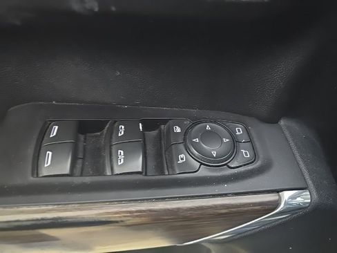 Used 2020 Chevrolet Silverado 1500 High Country w/ Technology Package image 15