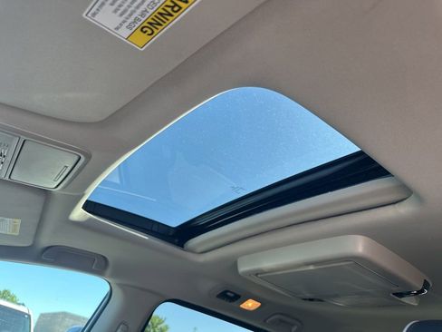 Used 2025 Honda Odyssey Touring image 6