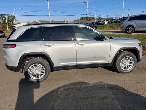 New 2025 Jeep Grand Cherokee Laredo X image 8