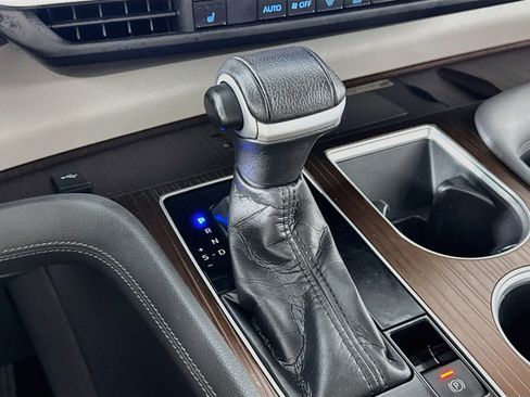 Used 2021 Toyota Sienna XLE w/ XLE Plus Package image 20