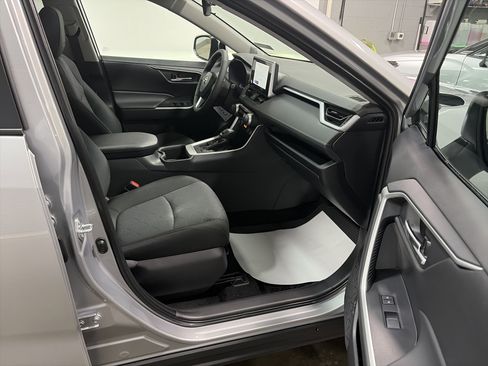 New 2025 Toyota RAV4 XLE image 32