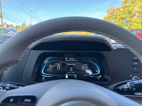 New 2025 Hyundai Elantra Sport image 35