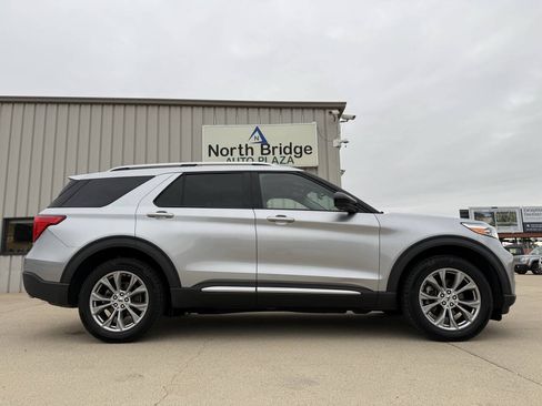 Used 2022 Ford Explorer Limited AWD/4WD image 30