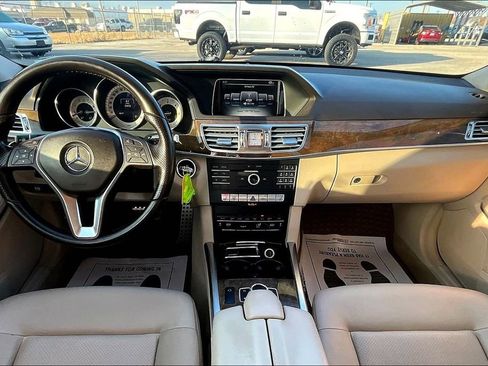 Used 2016 Mercedes-Benz E 250 Sedan w/ Premium Package image 21