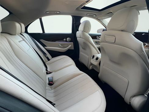 Used 2018 Mercedes-Benz E 300 image 29