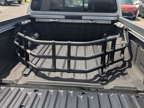 Used 2020 Nissan Frontier PRO-4X w/ Pro-4x Utility Package AWD/4WD image 19