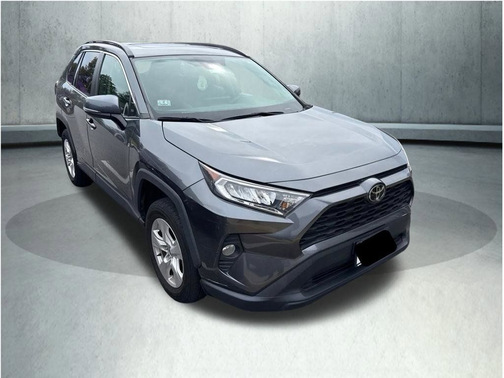 Used 2021 Toyota RAV4 XLE w/ Convenience Package AWD/4WD image 2