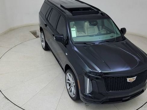 Used 2025 Cadillac Escalade Sport Platinum w/ LPO, Floor Liner Package image 85