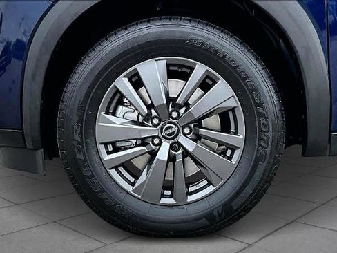 Certified 2022 Nissan Pathfinder SV image 11