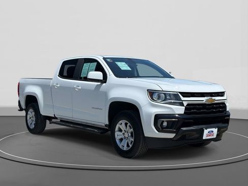 Used 2022 Chevrolet Colorado LT w/ Luxury Package RWD image 4