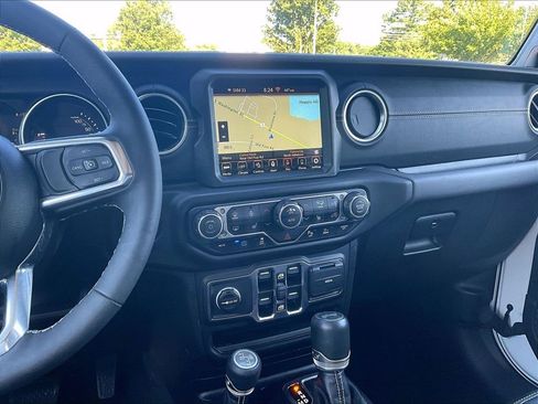 Used 2023 Jeep Wrangler Unlimited Sahara w/ Cold Weather Group AWD/4WD image 18