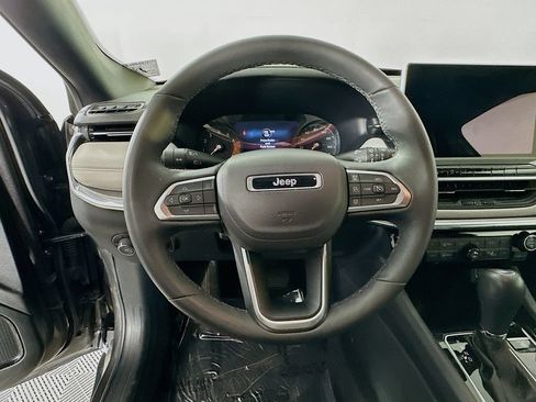 Certified 2024 Jeep Compass Limited AWD/4WD image 18