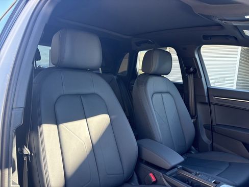 New 2025 Audi Q3 2.0T Premium image 16