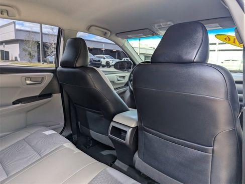 Used 2016 Toyota Camry SE image 16