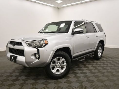 Used 2018 Toyota 4Runner SR5 Premium AWD/4WD image 2