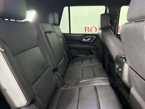 Used 2022 Chevrolet Tahoe Z71 w/ Luxury Package AWD/4WD image 18