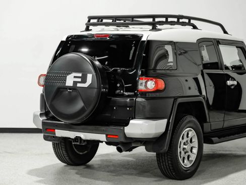 Used 2013 Toyota FJ Cruiser 4WD w/ Upgrade Pkg image 14