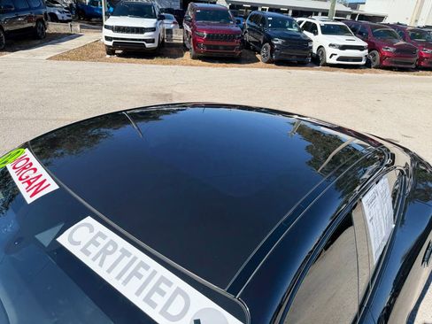 Used 2022 Porsche Taycan 4S image 11