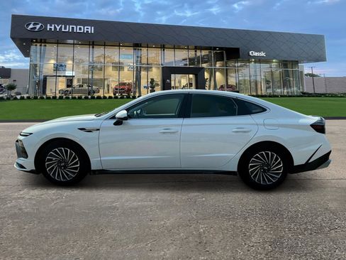 Certified 2025 Hyundai Sonata SEL image 3