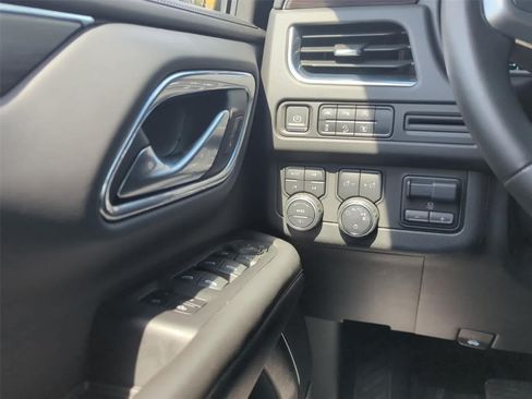 Used 2023 Chevrolet Tahoe Z71 w/ Z71 Off-Road Package AWD/4WD image 20