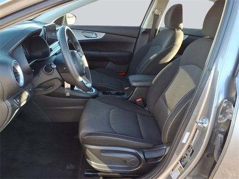 Used 2024 Kia Forte LXS image 17