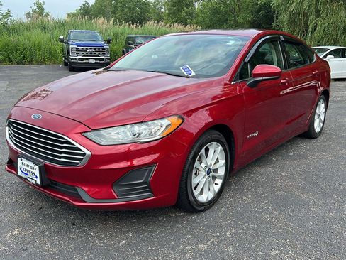 Used 2019 Ford Fusion SE FWD image 17