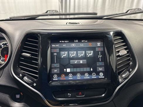 Used 2020 Jeep Cherokee Limited image 14