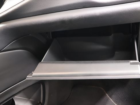 Used 2026 Chrysler Pacifica Limited FWD image 34