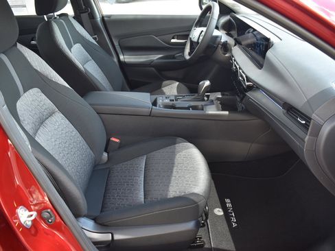 Used 2026 Nissan Sentra SV w/ SV Convenience Package FWD image 57