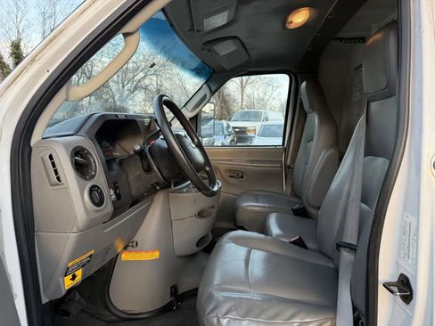 Used 2012 Ford E-450 and Econoline 450 Super Duty RWD image 17