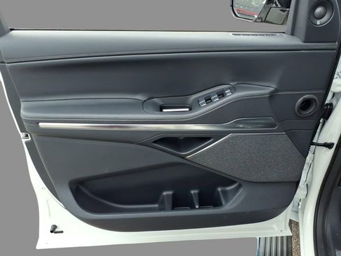 New 2026 Lincoln Navigator Reserve AWD/4WD image 16