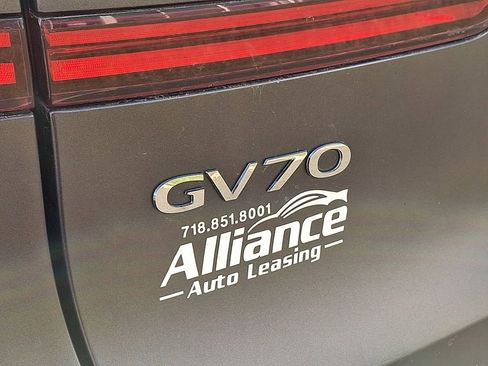 Used 2023 Genesis GV70 2.5T Select w/ Select Package image 32