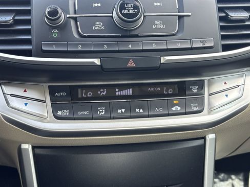 Used 2015 Honda Accord LX image 17