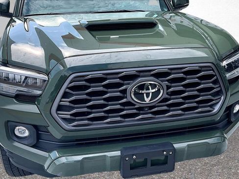 Used 2022 Toyota Tacoma TRD Sport w/ TRD Premium Sport Package RWD image 36