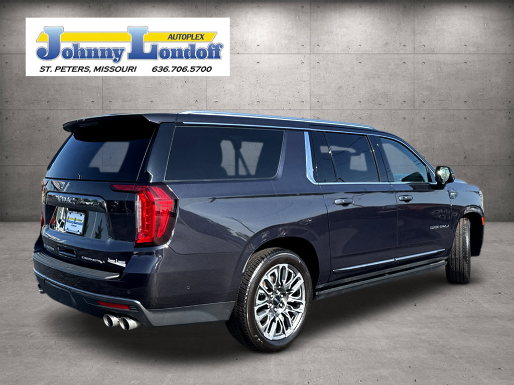 Used 2023 GMC Yukon XL Denali Ultimate AWD/4WD image 2