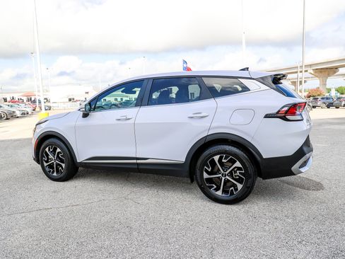 Used 2025 Kia Sportage EX FWD image 10