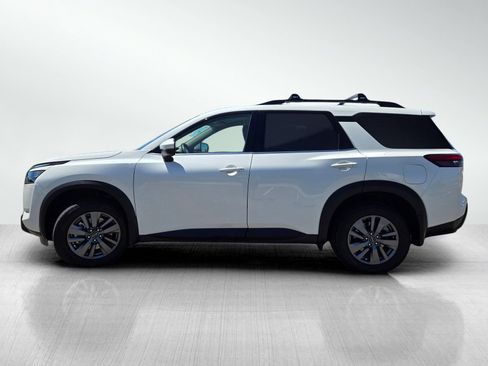 Used 2024 Nissan Pathfinder SV FWD image 10