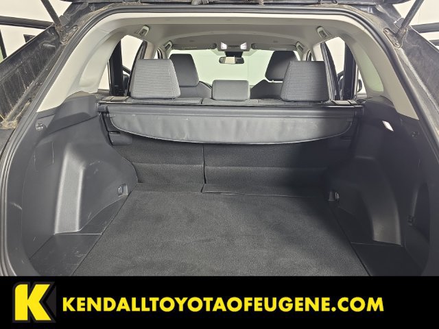 Used 2025 Toyota RAV4 XLE AWD/4WD image 27