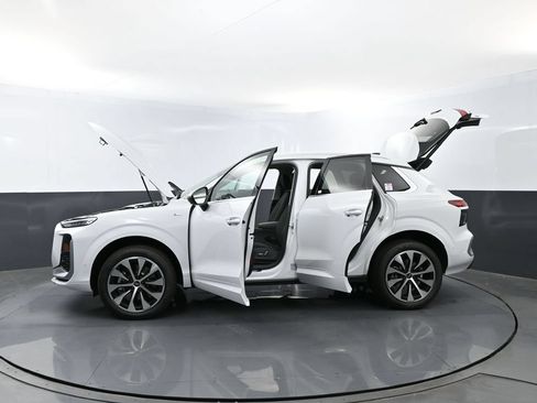 New 2026 Audi Q3 quattro 2.0T AWD/4WD image 32