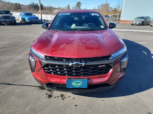 Used 2024 Chevrolet Trax RS w/ Driver Confidence Package image 3