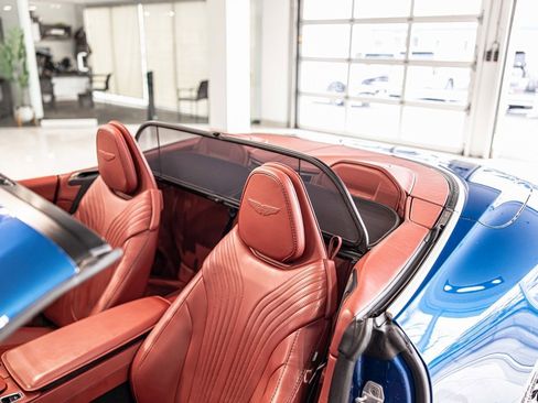 Used 2022 Aston Martin DB11 Volante image 17