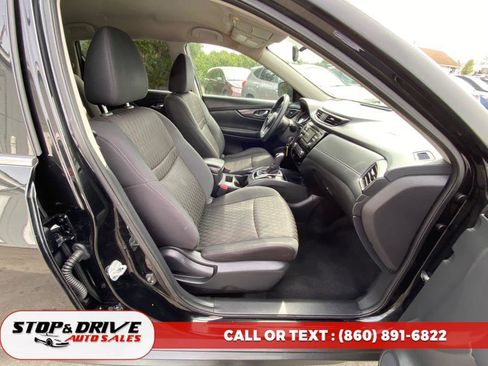 Used 2017 Nissan Rogue S w/ S Family Package image 17