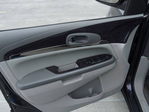 Used 2017 Buick Enclave Convenience image 10
