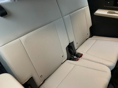 Used 2024 Hyundai Santa Fe Calligraphy image 16