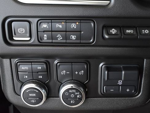 Certified 2023 GMC Yukon XL AT4 w/ AT4 Premium Plus Package AWD/4WD image 17